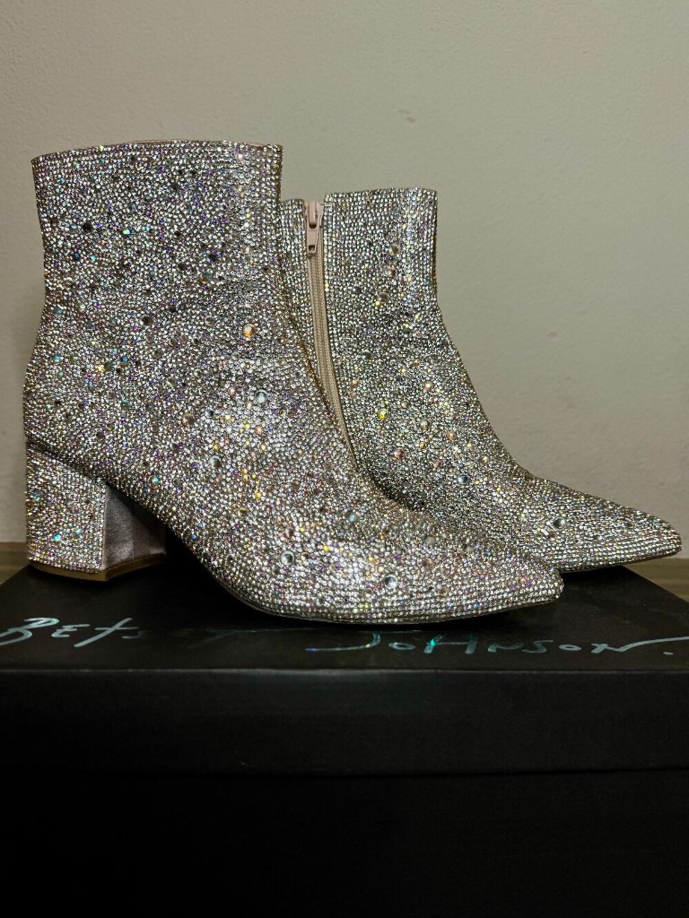 Betsey Johnson Kyla Iridescent Silver Rhinestone Heeled Ankle Boots size 8.5 8